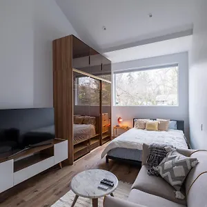 Queen Loft In Nature Homestay Toronto